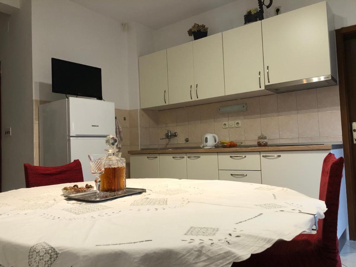 Apartments Draganic Jelsa  Esterno foto