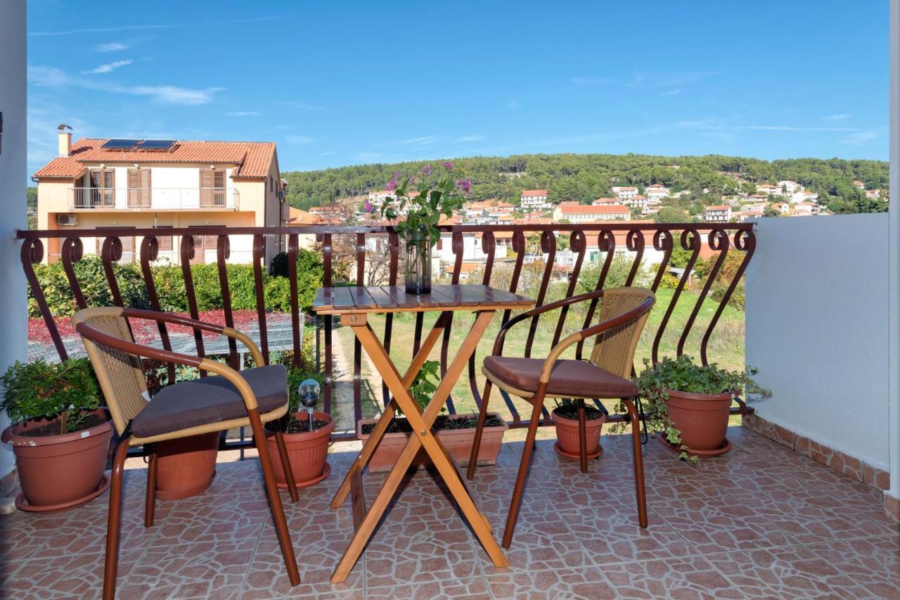 Apartments Draganic Jelsa  Esterno foto